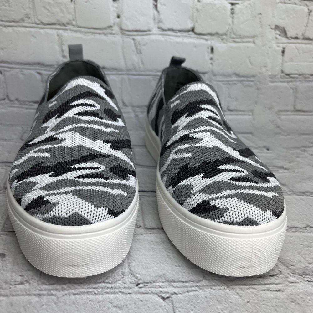NEW Steve Madden platform grey army print sneakers - Picture 5 of 10